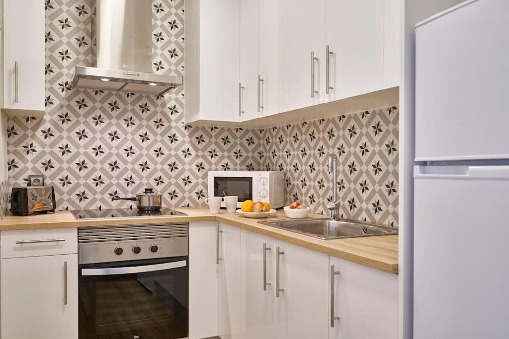 Bebarceloner Sants Apartments - 2 Bedrooms Экстерьер фото